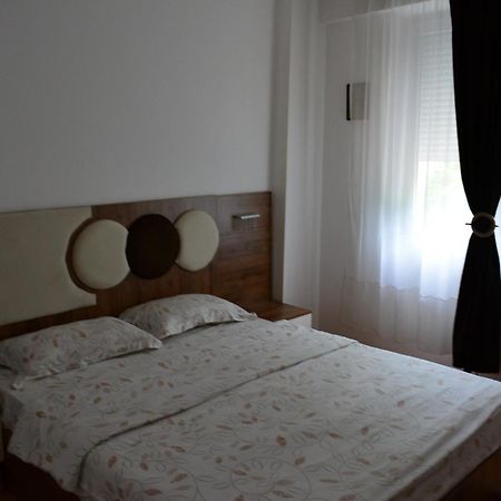 M@D Apartment Timişoara Buitenkant foto
